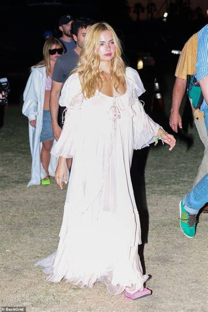 Addison Rae in a White TShirt and Colorful Slides 07/21/2022 • CelebMafia