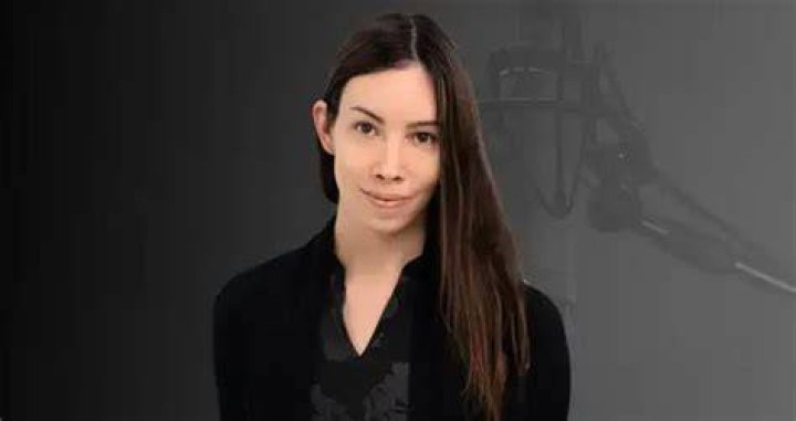 Is Lyn Alden Trans, Man or Woman?