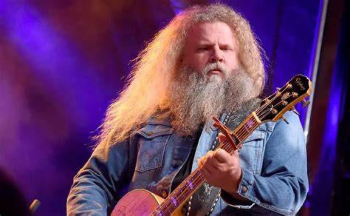 Jamey Johnson's Marital Status Unveiled!