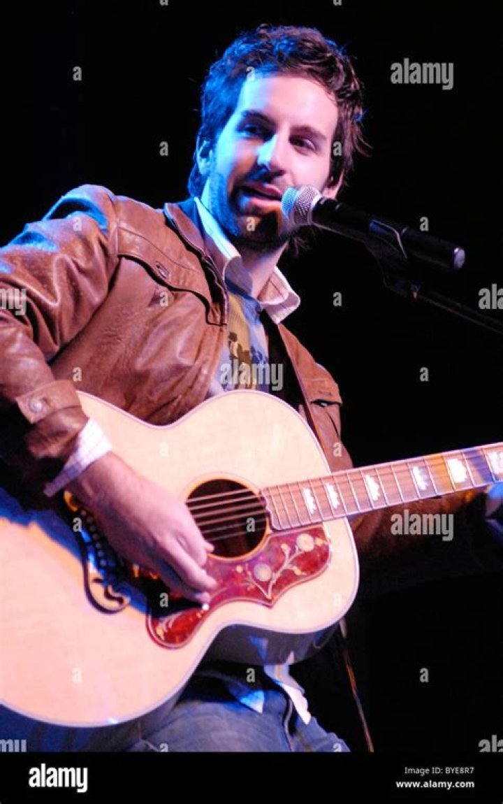 Josh Kelley from Musicians Performing Live on Stage E! News