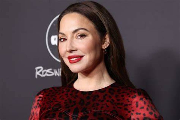 Whitney Cummings Joins OnlyFans — But For SubscriberOnly ‘Dirty Jokes